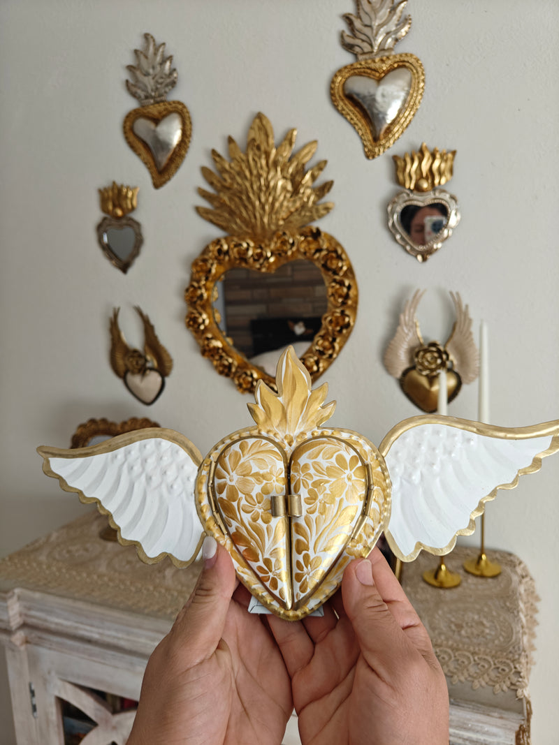 Mirror Corazon con Alas & Gold Flowers