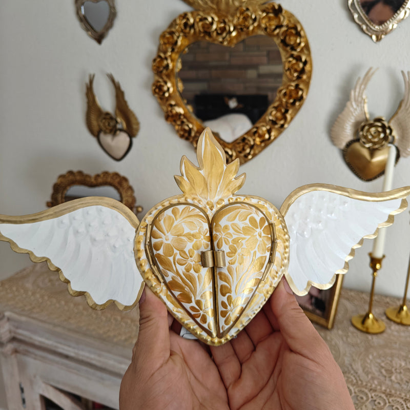 Mirror Corazon con Alas & Gold Flowers